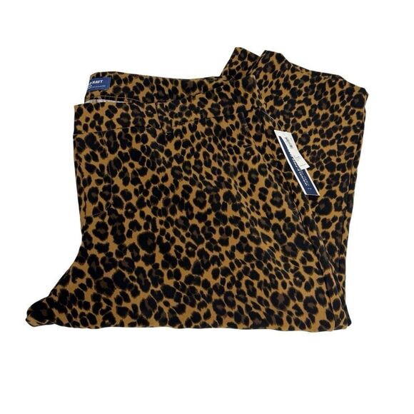Old Navy NWT leopard print Harper mid rise crop pants size 22 short - Picture 4 of 13